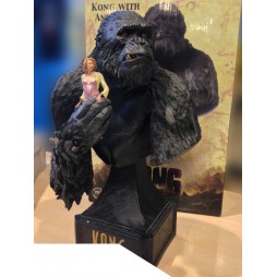King Kong - The 8th Wonder Of The World Movie - King Kong Bust With Girl in Hand